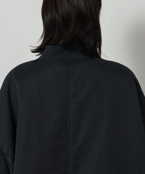 LAKOLE（ラコレ）の「中綿ボンバージャケット / 634974（ブルゾン・レディース・カーキ/ベージュ/ネイビー・FREE）」の4枚目の写真