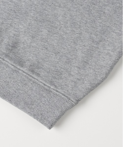 Right-on（ライトオン）の「【Refurbish】ワンポイントロゴ刺繍クルーネックプルオーバー (シンプル / 着回し抜群 / オールシーズン)（スウェット・メンズ・ネイビー/グレー/ブラック・M/L/S/XL）」の7枚目の写真