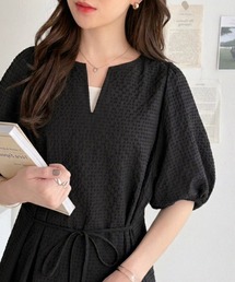 classicalelf（クラシカルエルフ）の「楽に着られて、デコルテも綺麗見せ。サッカー素材パフスリーブワンピース (ロング丈)（ワンピース）」