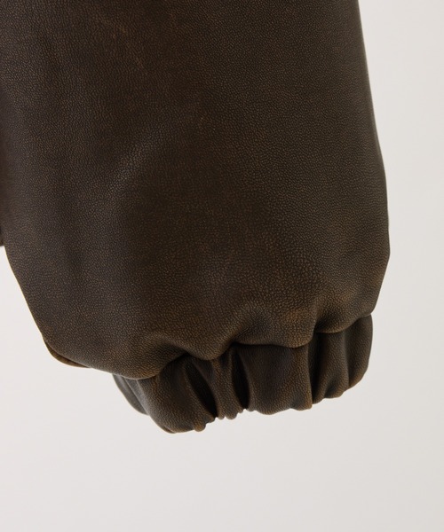 one after another NICE CLAUP(ワンアフターアナザーナイスクラップ)の「オーバーサイズフェイクレザージャケット(ブルゾン・レディース・アイボリー/ブラウン/ピンク・FREE)」の7枚目の写真