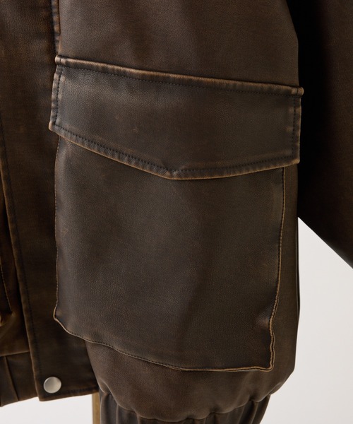 one after another NICE CLAUP(ワンアフターアナザーナイスクラップ)の「オーバーサイズフェイクレザージャケット(ブルゾン・レディース・アイボリー/ブラウン/ピンク・FREE)」の9枚目の写真