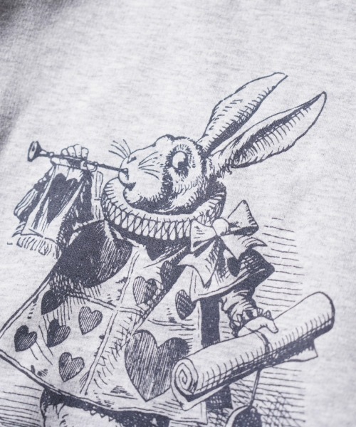 THRIFTY LOOK(スリフティールック)の「THRIFTY LOOK スリフティルック/ "WHITE RABBIT"CREW アリスインワンダーランド(スウェット・メンズ・グリーン/アッシュグレー/ブラック・LARGE/X-LARGE/MEDIUM)」の18枚目の写真