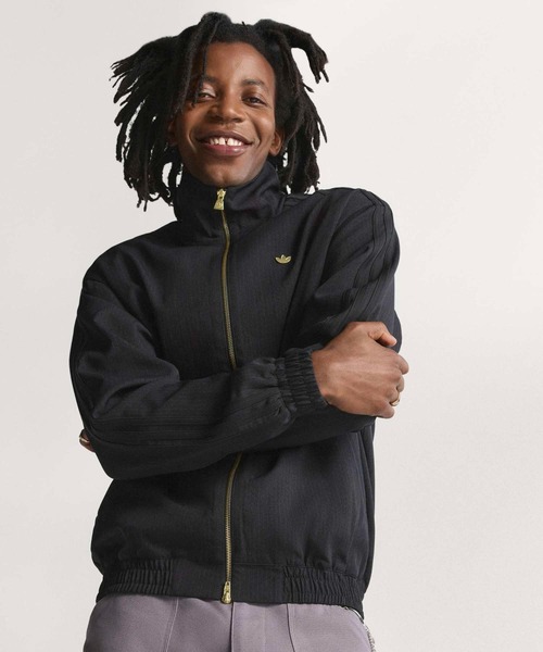 adidas（アディダス）の「ファイヤーバード ルーズ ピンストライプ トラックトップ / ジャージ / トラックジャケット / アディダスオリジナルス adidas Originals（ジャージ・メンズ・ブラック・X-LARGE/MEDIUM/LARGE/3XL/XX-LARGE/X-SMALL/SMALL）」の2枚目の写真