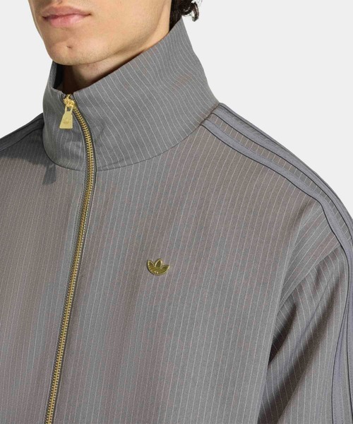 adidas（アディダス）の「ファイヤーバード ルーズ ピンストライプ トラックトップ / ジャージ / トラックジャケット / アディダスオリジナルス adidas Originals（ジャージ・メンズ・ブラック・X-LARGE/MEDIUM/LARGE/3XL/XX-LARGE/X-SMALL/SMALL）」の19枚目の写真