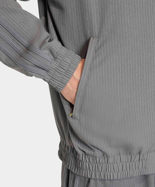 adidas（アディダス）の「ファイヤーバード ルーズ ピンストライプ トラックトップ / ジャージ / トラックジャケット / アディダスオリジナルス adidas Originals（ジャージ・メンズ・ブラック・X-LARGE/MEDIUM/LARGE/3XL/XX-LARGE/X-SMALL/SMALL）」の20枚目の写真