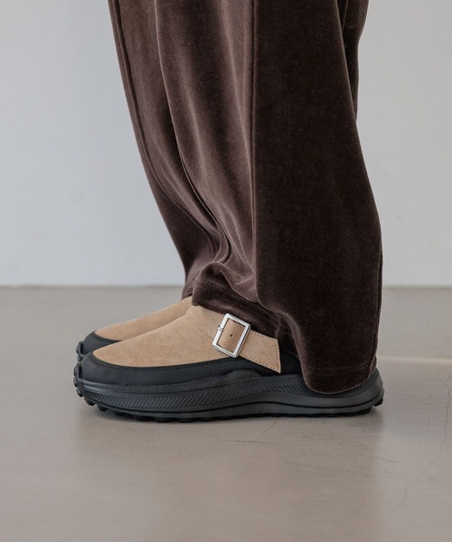 BAYFLOW（ベイフロー）の「[撥水・抗菌消臭]2WAYベルトサボ（その他シューズ・レディース・ベージュ/ブラック・MEDIUM/LARGE）」の2枚目の写真