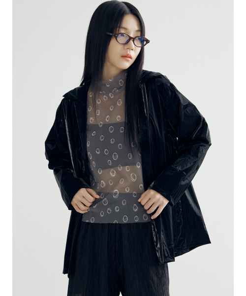 BOMNAL BOUTIQUE(ボムナルブティック)の「グロッシージャケット _ ブラック(ナイロンジャケット・レディース・その他・FREE)」の2枚目の写真