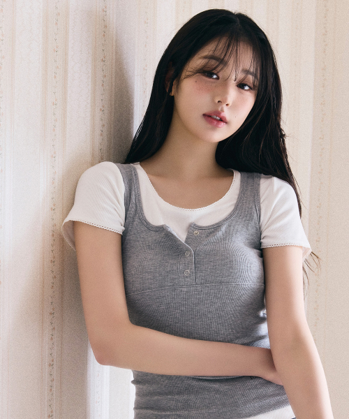 ROLAROLA(ロラロラ)の「NUBASIC BUTTON SLEEVELESS GRAY(Tシャツ/カットソー・レディース・グレー・S/M)」の1枚目の写真