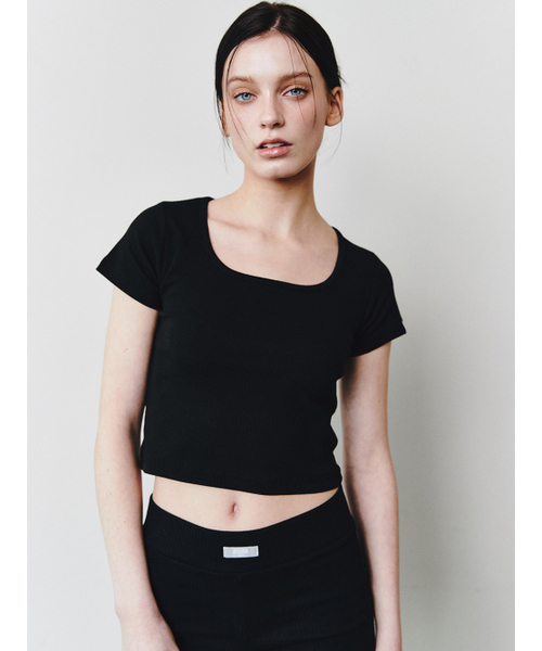 ASURA（アスラ）の「AS BASIC SQUARE CROP T [BLACK]（Tシャツ/カットソー・レディース・その他・ONE SIZE）」の2枚目の写真