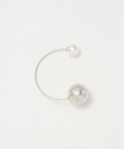 MARW UNITED ARROWS（マルゥ ユナイテッドアローズ）の「＜MARW UNITED ARROWS＞カーブ ブローチ（ブローチ/コサージュ・レディース・シルバー/ホワイト・FREE）」の2枚目の写真