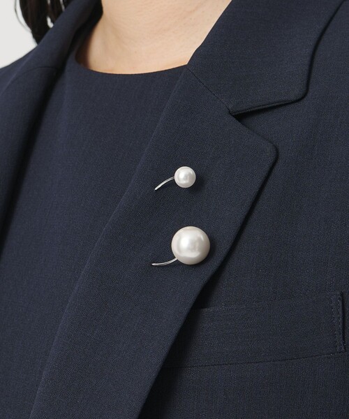 MARW UNITED ARROWS（マルゥ ユナイテッドアローズ）の「＜MARW UNITED ARROWS＞カーブ ブローチ（ブローチ/コサージュ・レディース・シルバー/ホワイト・FREE）」の10枚目の写真