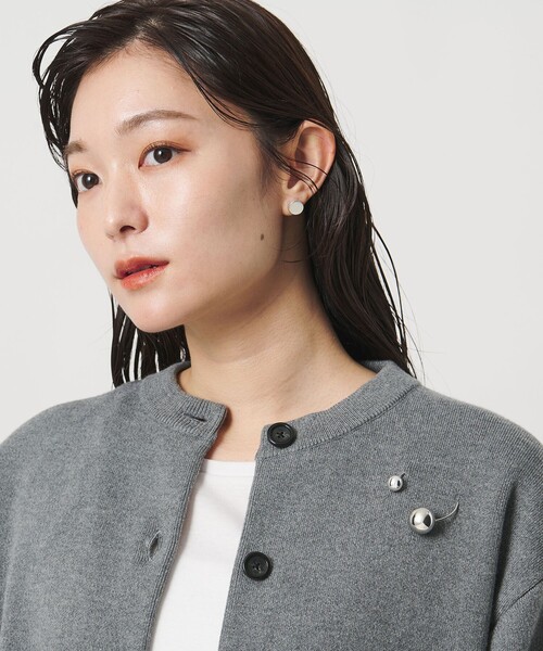 MARW UNITED ARROWS（マルゥ ユナイテッドアローズ）の「＜MARW UNITED ARROWS＞カーブ ブローチ（ブローチ/コサージュ・レディース・シルバー/ホワイト・FREE）」の13枚目の写真