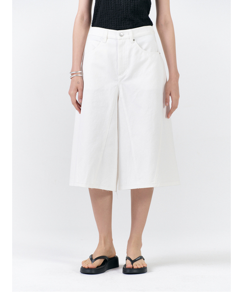 White Wide Bermuda Pants