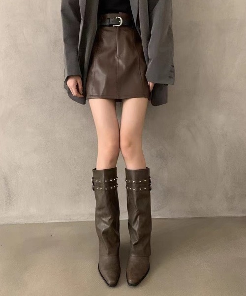 lilful（リルフル）の「ダブルベルト スタッズデザイン ポインテッドトゥロングブーツ（ブーツ・レディース・ブラック/ブラウン/ダークブラウン・M/L）」の7枚目の写真