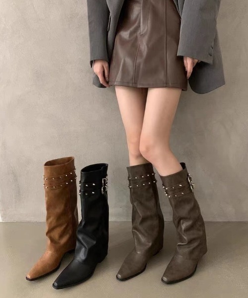 lilful（リルフル）の「ダブルベルト スタッズデザイン ポインテッドトゥロングブーツ（ブーツ・レディース・ブラック/ブラウン/ダークブラウン・M/L）」の8枚目の写真