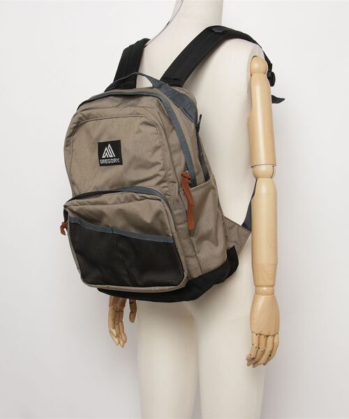 GREGORY(グレゴリー)の「キャンパスデイM CAMPUS DAY M サンドストーム(バックパック/リュック・メンズ・ベージュ系・ONE SIZE)」の2枚目の写真