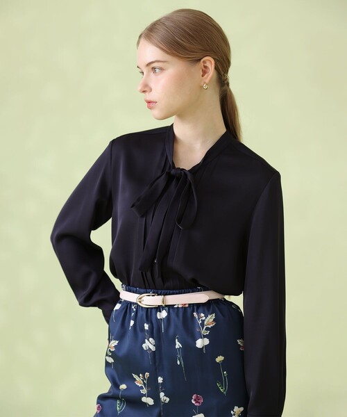 ANAYI(アナイ)の「【セットアップ対応商品】ストレッチダブルサテンボウタック ブラウス(シャツ/ブラウス・レディース・サックスブルー/ホワイト/ネイビー・38/36)」の10枚目の写真