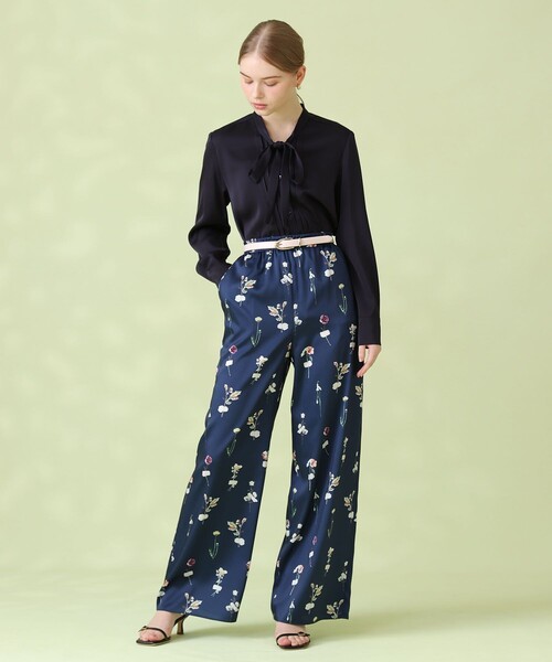 ANAYI(アナイ)の「【セットアップ対応商品】ストレッチダブルサテンボウタック ブラウス(シャツ/ブラウス・レディース・サックスブルー/ホワイト/ネイビー・38/36)」の11枚目の写真