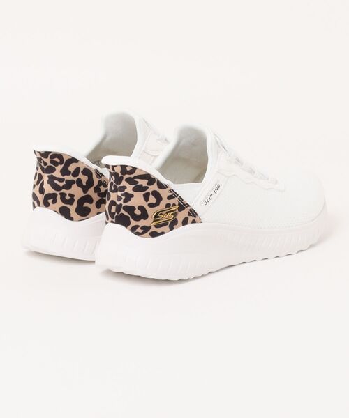 SKECHERS(スケッチャーズ)の「《SKECHERS》BOBS SPORT SQUAD CHAOS-SEIZE THE HOUR(スニーカー・レディース・ナチュラル/ブラック/ホワイト・22.5cm/23.0cm/23.5cm/24.0cm/24.5cm/25.0cm)」の4枚目の写真