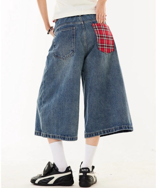 NANEA(ナネア)の「チェックポケット デニムハーフパンツ(デニムパンツ・レディース・ブルー・MEDIUM/LARGE/SMALL)」の4枚目の写真