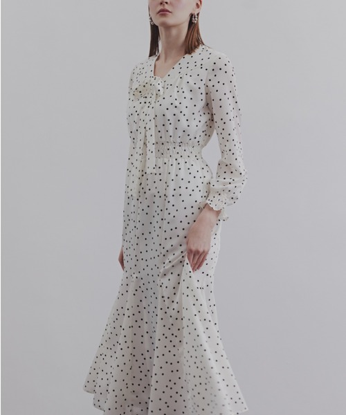 PINKY&DIANNE（ピンキーアンドダイアン）の「◆ドットプリントリボンワンピース（ワンピース・レディース・ホワイト系その他2/ブラック系その他・38/36）」の2枚目の写真