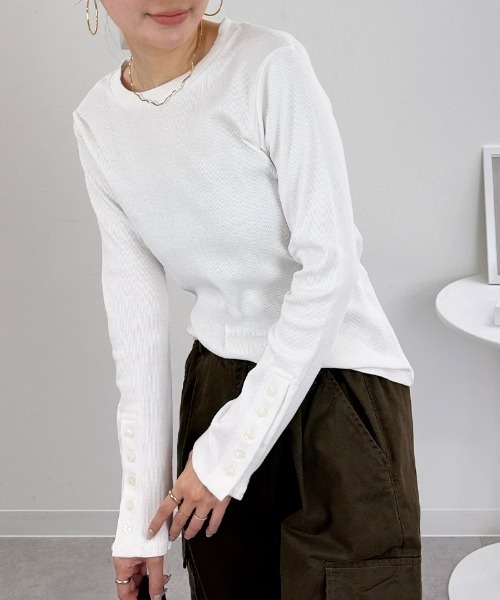 RCD（アールシーディー）の「袖口ボタンリブロングTシャツ（Tシャツ/カットソー・レディース・オフホワイト/ブラック・4L/3L/LL/L/M）」の2枚目の写真