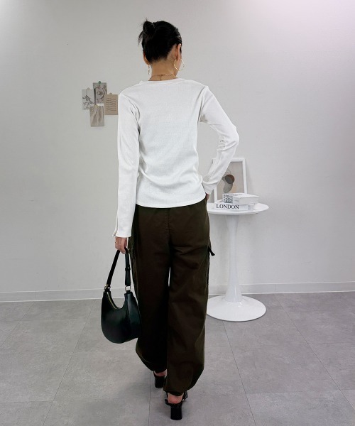 RCD（アールシーディー）の「袖口ボタンリブロングTシャツ（Tシャツ/カットソー・レディース・オフホワイト/ブラック・4L/3L/LL/L/M）」の11枚目の写真