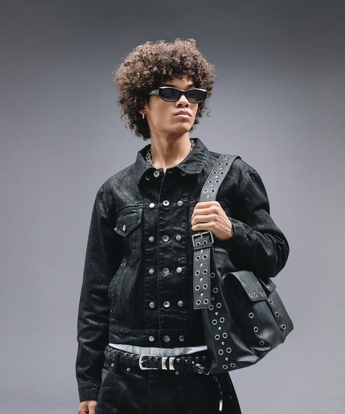 ANDER HUNK(アンダーハンク)の「Eyelet & Studs Shoulder Bag / アイレット&スタッズショルダーバッグ(ショルダーバッグ・メンズ・ブラック・FREE)」の5枚目の写真