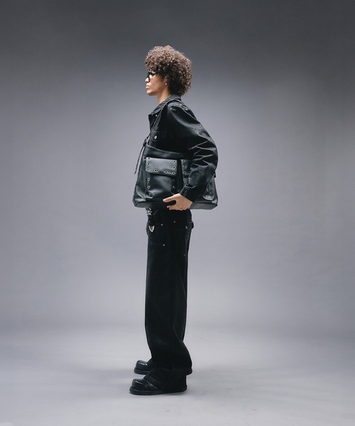 ANDER HUNK(アンダーハンク)の「Eyelet & Studs Shoulder Bag / アイレット&スタッズショルダーバッグ(ショルダーバッグ・メンズ・ブラック・FREE)」の13枚目の写真