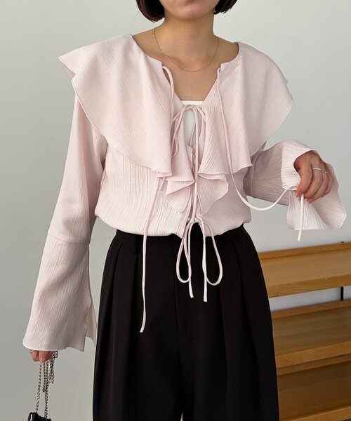 CAPRICIEUX LE'MAGE(カプリシューレマージュ)の「フリルリボンブラウス(シャツ/ブラウス・レディース・ブラック/ホワイト/ピンク・FREE)」の1枚目の写真