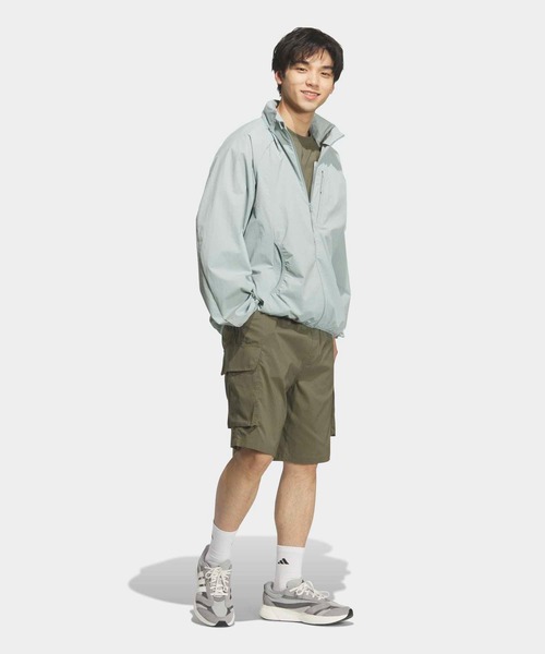 adidas（アディダス）の「シティ テック ルーズフィット スイリク パッカブル ジャケット / アディダス adidas（ナイロンジャケット・メンズ・グリーン・XX-LARGE/3XL/LARGE/MEDIUM/SMALL/X-LARGE）」の5枚目の写真