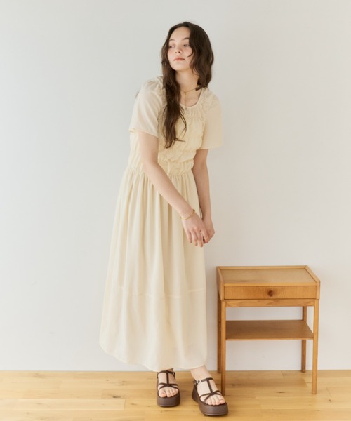 OLUN(オルン)の「front shirring onepiece/フロントシャーリングワンピース(ワンピース・レディース・ブラック/アイボリー/ライトブルー・FREE/SMALL)」の20枚目の写真