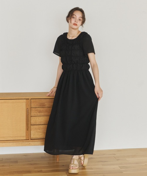 OLUN(オルン)の「front shirring onepiece/フロントシャーリングワンピース(ワンピース・レディース・ブラック/アイボリー/ライトブルー・FREE/SMALL)」の9枚目の写真