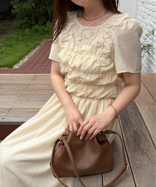 OLUN(オルン)の「front shirring onepiece/フロントシャーリングワンピース(ワンピース・レディース・ブラック/アイボリー/ライトブルー・FREE/SMALL)」の11枚目の写真