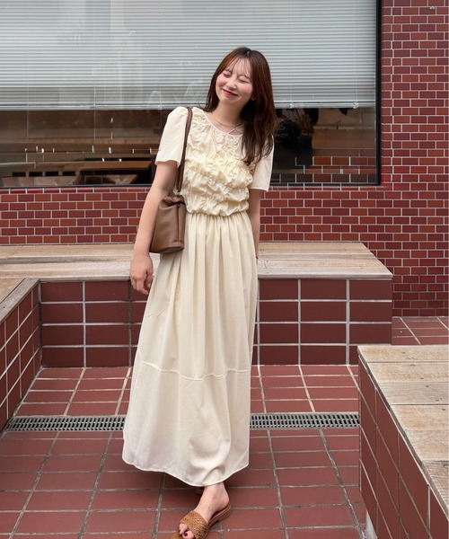 OLUN(オルン)の「front shirring onepiece/フロントシャーリングワンピース(ワンピース・レディース・ブラック/アイボリー/ライトブルー・FREE/SMALL)」の14枚目の写真