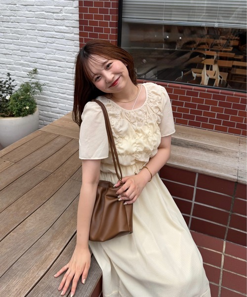 OLUN(オルン)の「front shirring onepiece/フロントシャーリングワンピース(ワンピース・レディース・ブラック/アイボリー/ライトブルー・FREE/SMALL)」の13枚目の写真