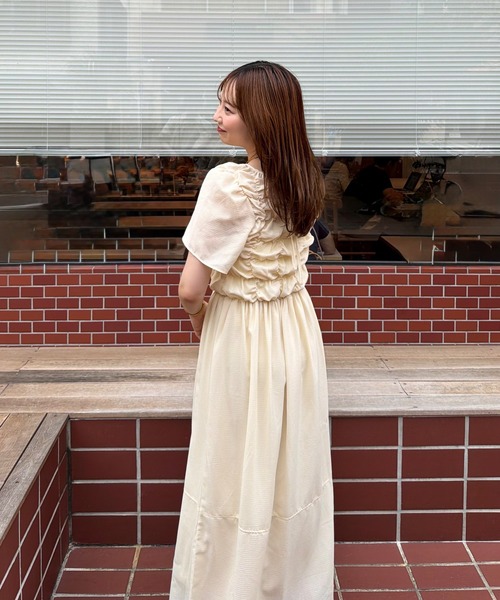 OLUN(オルン)の「front shirring onepiece/フロントシャーリングワンピース(ワンピース・レディース・ブラック/アイボリー/ライトブルー・FREE/SMALL)」の12枚目の写真