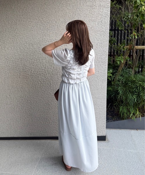 OLUN(オルン)の「front shirring onepiece/フロントシャーリングワンピース(ワンピース・レディース・ブラック/アイボリー/ライトブルー・FREE/SMALL)」の17枚目の写真