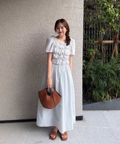 OLUN(オルン)の「front shirring onepiece/フロントシャーリングワンピース(ワンピース・レディース・ブラック/アイボリー/ライトブルー・FREE/SMALL)」の18枚目の写真