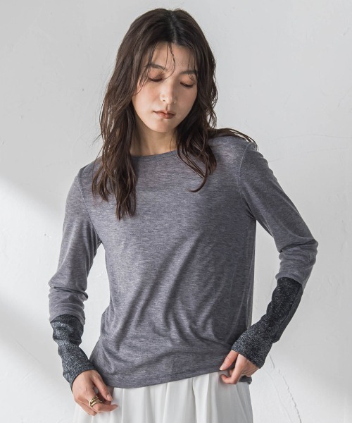 MAYSON GREY（メイソングレイ）の「2WAYラメカフスインナー≪洗濯機で洗える≫（Tシャツ/カットソー・レディース・チャコールグレー/オフホワイト・M）」の2枚目の写真