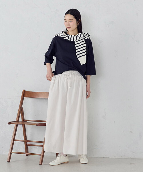 COMME CA ISM（コムサイズム）の「2WAYストレッチナイロンタフタ ギャザースカート（スカート・レディース・チャコール/アイボリー・LARGE/MEDIUM）」の3枚目の写真