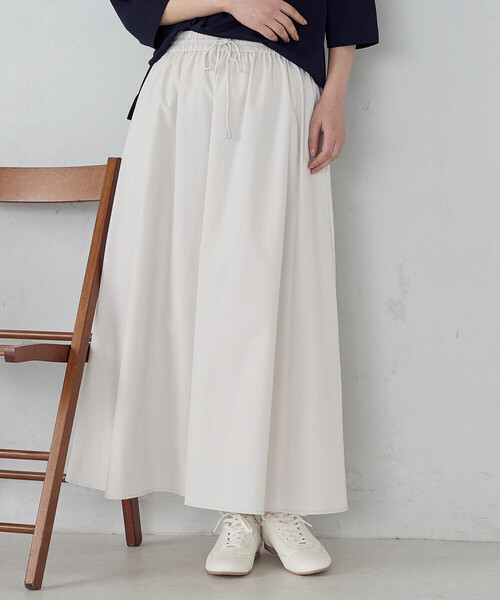 COMME CA ISM（コムサイズム）の「2WAYストレッチナイロンタフタ ギャザースカート（スカート・レディース・チャコール/アイボリー・LARGE/MEDIUM）」の5枚目の写真