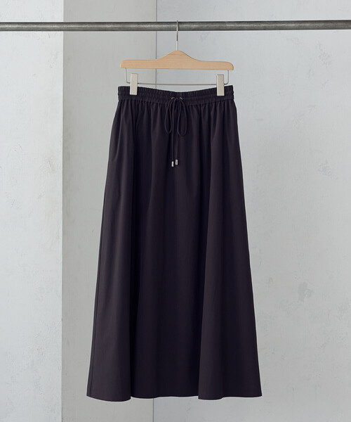 COMME CA ISM（コムサイズム）の「2WAYストレッチナイロンタフタ ギャザースカート（スカート・レディース・チャコール/アイボリー・LARGE/MEDIUM）」の18枚目の写真
