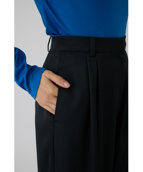 RIM.ARK(リムアーク)の「Hidden detail wide pants ヒドゥン ディテール ワイド パンツ(スラックス・レディース・ブラック/グリーン・38/36)」の12枚目の写真