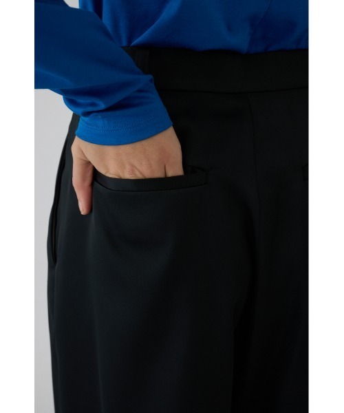 RIM.ARK(リムアーク)の「Hidden detail wide pants ヒドゥン ディテール ワイド パンツ(スラックス・レディース・ブラック/グリーン・38/36)」の13枚目の写真