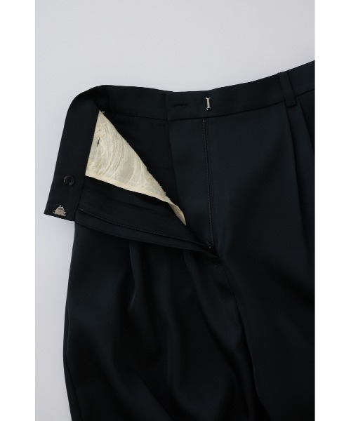 RIM.ARK(リムアーク)の「Hidden detail wide pants ヒドゥン ディテール ワイド パンツ(スラックス・レディース・ブラック/グリーン・38/36)」の15枚目の写真