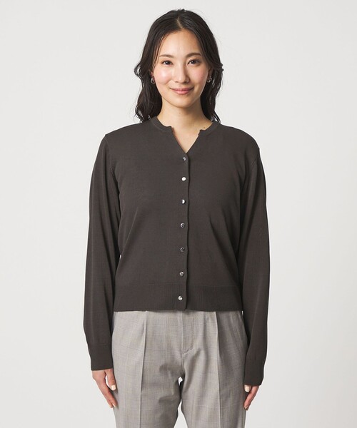A DAY IN THE LIFE UNITED ARROWS（アデイインザライフユナイテッドアローズ）の「メタルボタン キーネックカーディガン ‐ウォッシャブル‐＜A DAY IN THE LIFE＞（カーディガン/ボレロ・レディース・ライトピンク/ダークグレー/その他1・FREE）」の4枚目の写真