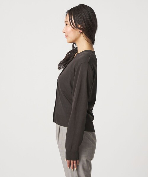 A DAY IN THE LIFE UNITED ARROWS（アデイインザライフユナイテッドアローズ）の「メタルボタン キーネックカーディガン ‐ウォッシャブル‐＜A DAY IN THE LIFE＞（カーディガン/ボレロ・レディース・ライトピンク/ダークグレー/その他1・FREE）」の8枚目の写真