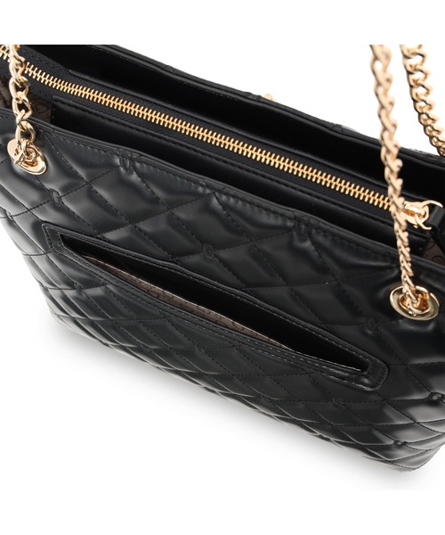 Guess(ゲス)の「RAMONA CARRYALL バッグ トートバッグ(トートバッグ・レディース・ブラック/ホワイト・ONE SIZE)」の9枚目の写真