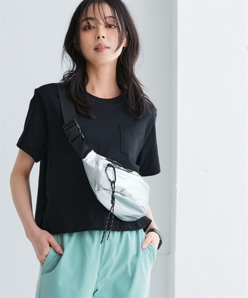 nissen(ニッセン)の「綿100%汗染みしにくいクロップド丈Tシャツ<大きいサイズ有>(Tシャツ/カットソー・レディース・ブラック/ネイビー/グレー系/杢グレー/オフホワイト・L/M/S/3L/LL)」の1枚目の写真